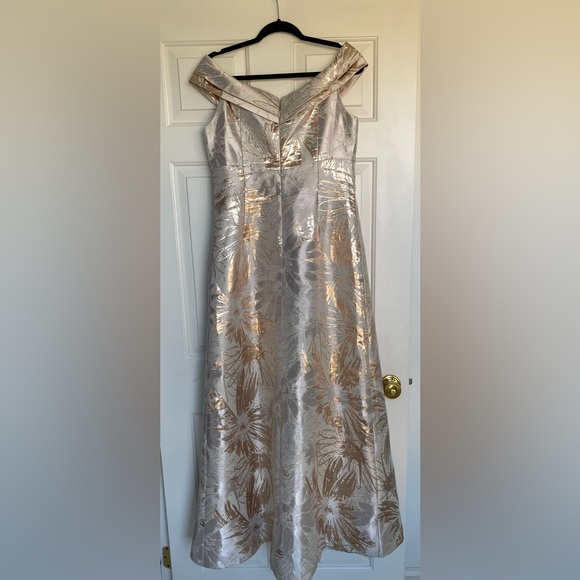 Teri Jon by Rickie Freeman - Mother of the Bride/Groom Dress ✨ - Picture 6 of 13